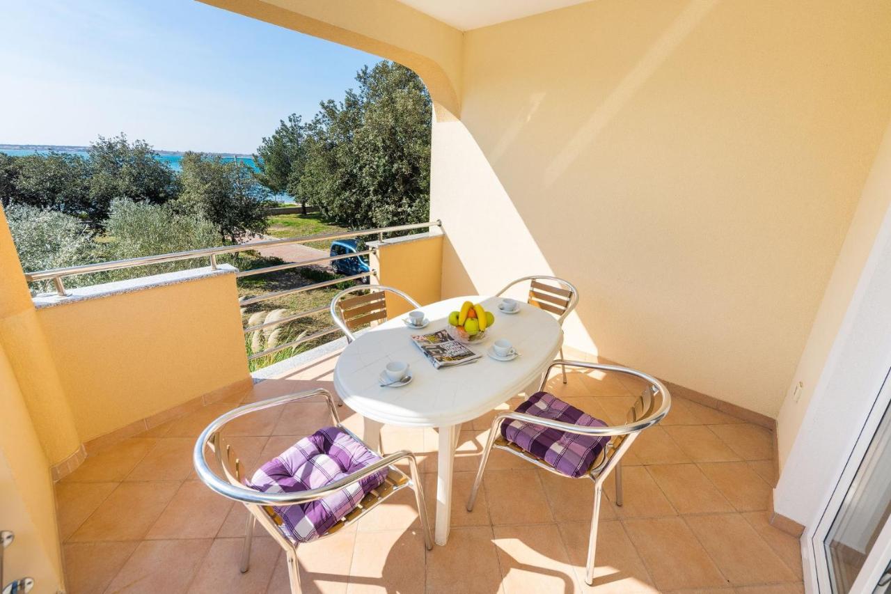 Apartments By The Sea Vrsi - Mulo, Zadar - 5951 Esterno foto
